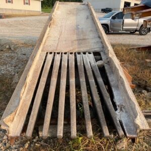 A vibrating grizzly feeder.