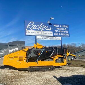 A track mounted incline screen.