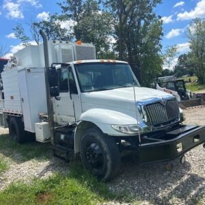 (2007) INTERNATIONAL MODEL 4300SBA 4X2 MEDIUM DUTY SERVICE TRUCK W/ 62,800 MILES