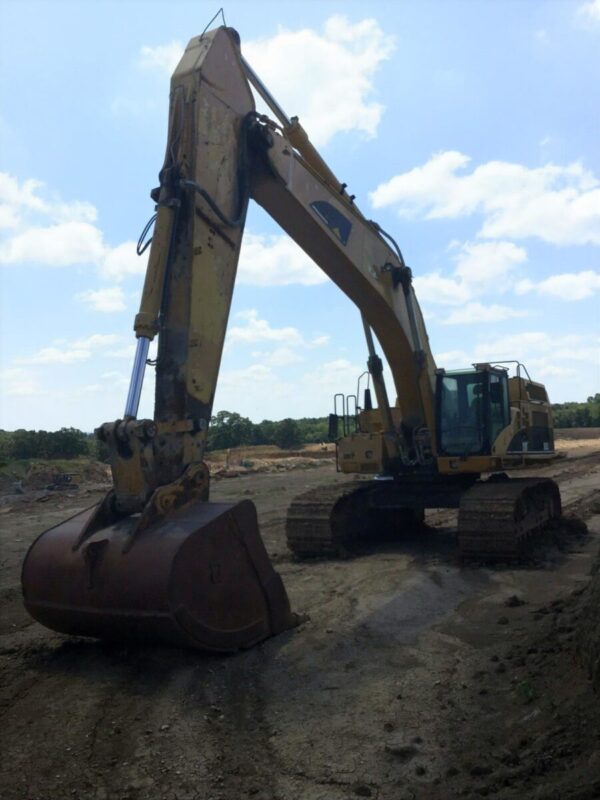 (2005) CAT 365CL EXCAVATOR W/ 4068 HMR & 72" GP BUCKET - Image 2