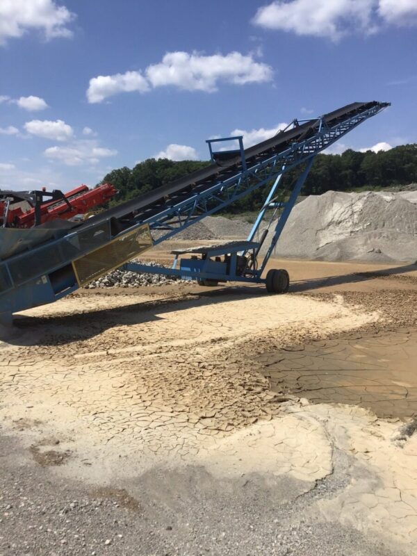 CROSS-TECH 36"X80' SELF-CONTAINED DIESEL RADIAL STACKER W/ 2548 HRS ON DEUTZ ENGINE