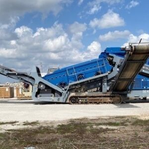 (2023) FINLAY 883T SCALPING SCREEN W/ APRON FEEDER AND ONLY 218 HRS